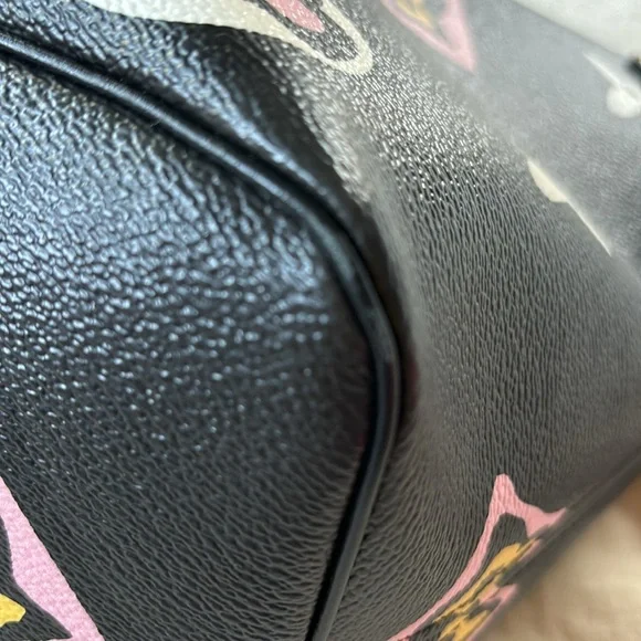 LOUIS VUITTON 
Monogram Giant Wild at Heart Neverfull MM Black - Picture 13 of 16